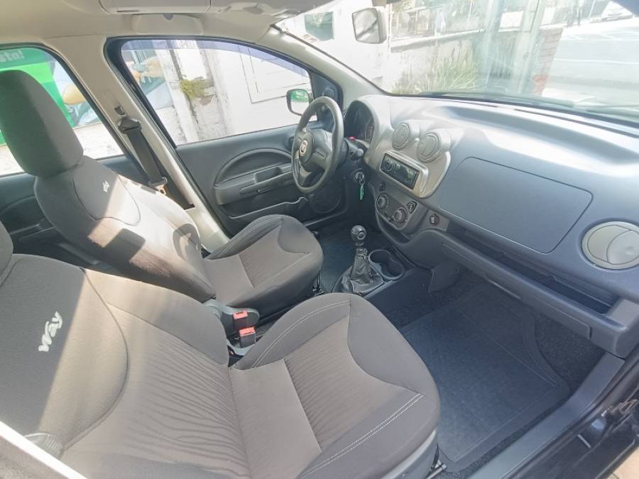 FIAT - UNO - 2010/2011 - Preta - R$ 32.900,00