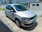 VOLKSWAGEN - FOX - 2013/2014 - Prata - R$ 46.900,00