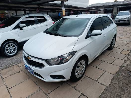 CHEVROLET - ONIX - 2017/2018 - Branca - R$ 64.900,00