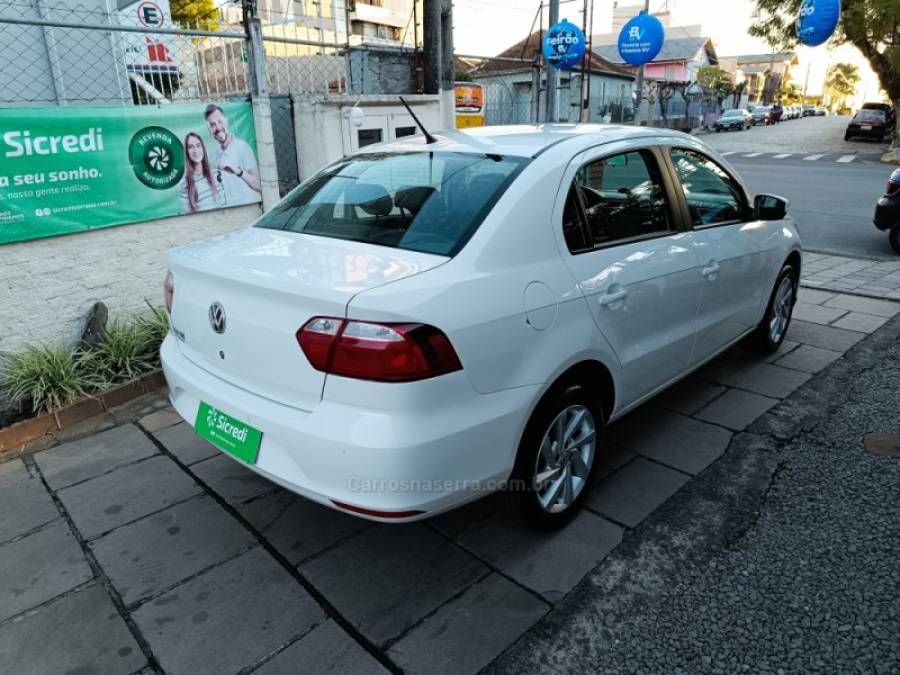 VOLKSWAGEN - VOYAGE - 2021/2022 - Branca - R$ 55.900,00