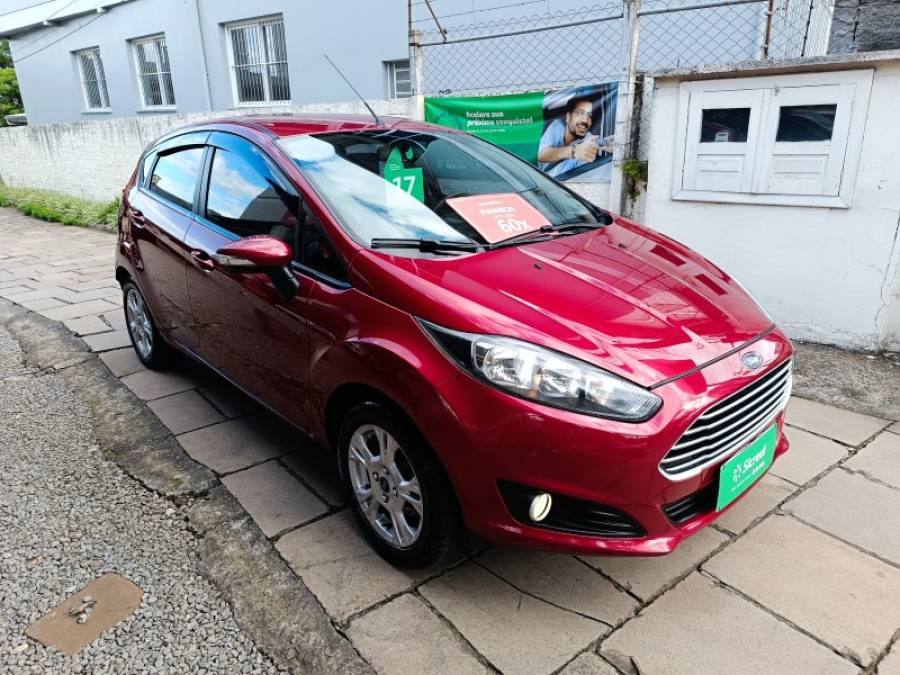 FORD - FIESTA - 2016/2017 - Vinho - R$ 54.900,00