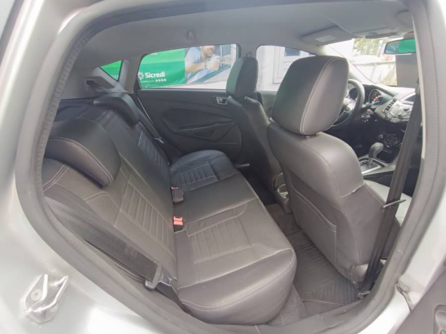 FORD - FIESTA - 2014/2015 - Prata - R$ 51.900,00