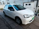 TOYOTA - ETIOS - 2013/2013 - Branca - R$ 38.900,00