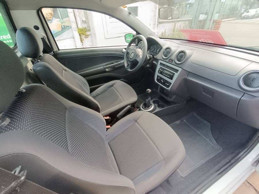 VOLKSWAGEN - SAVEIRO - 2015/2016 - Branca - R$ 43.900,00