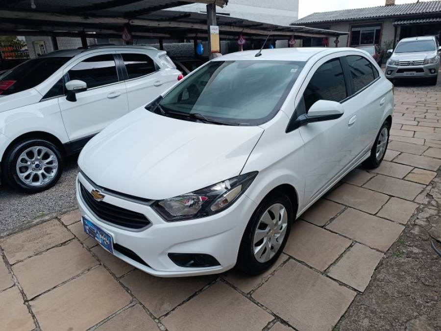 CHEVROLET - ONIX - 2017/2018 - Branca - R$ 64.900,00