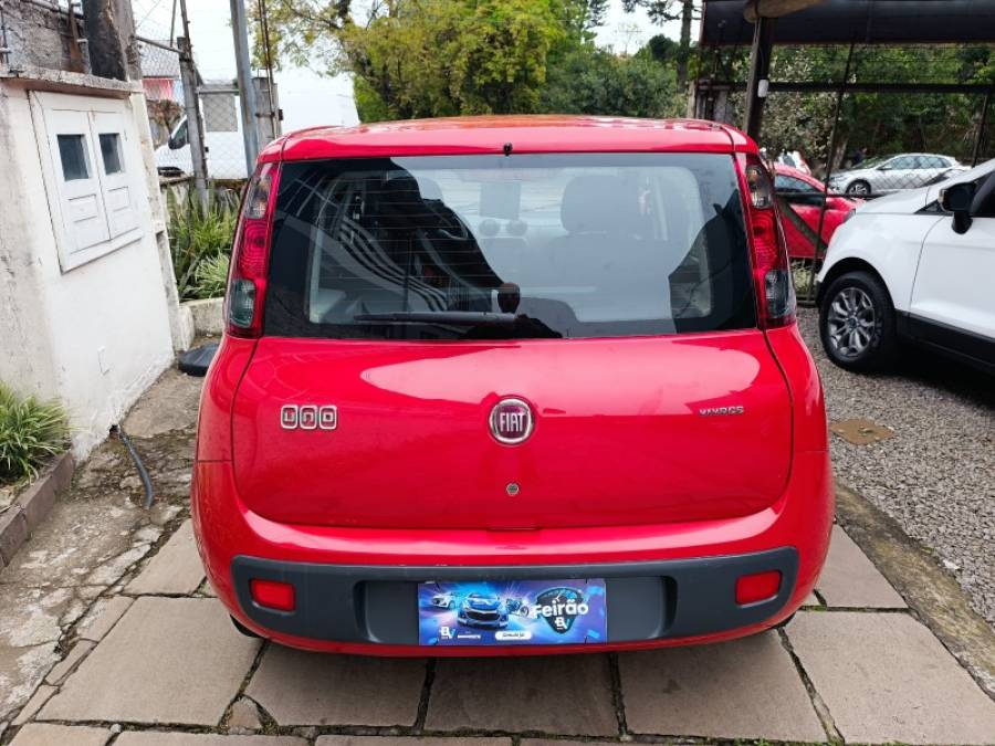 FIAT - UNO - 2015/2016 - Vermelha - R$ 33.900,00