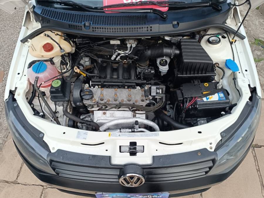 VOLKSWAGEN - SAVEIRO - 2015/2016 - Branca - R$ 43.900,00