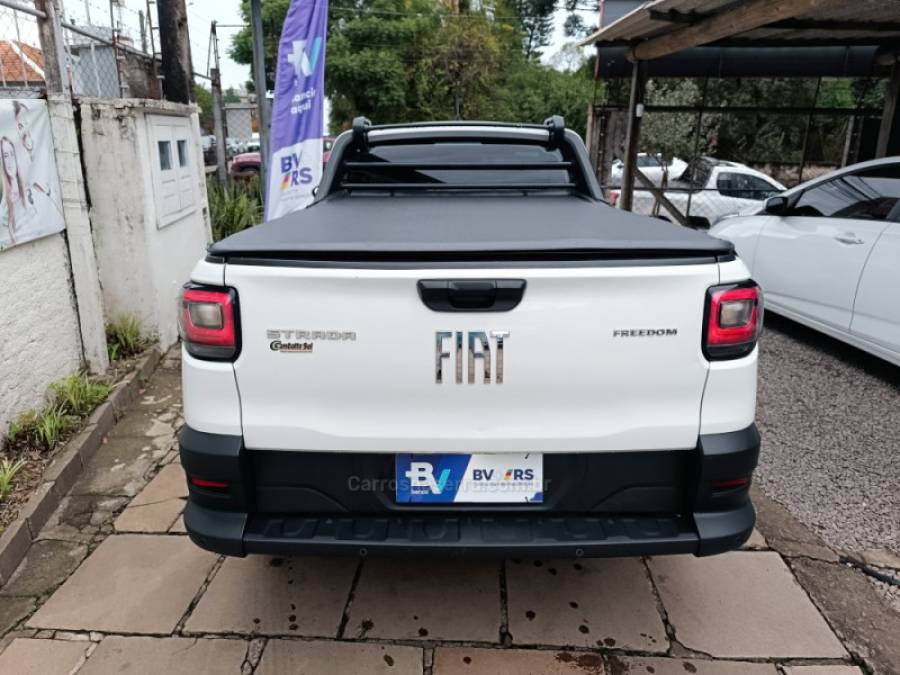 FIAT - STRADA - 2021/2022 - Branca - R$ 79.900,00
