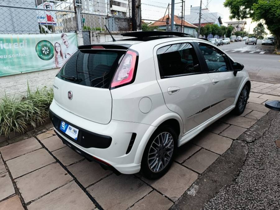 FIAT - PUNTO - 2014/2015 - Branca - R$ 54.900,00