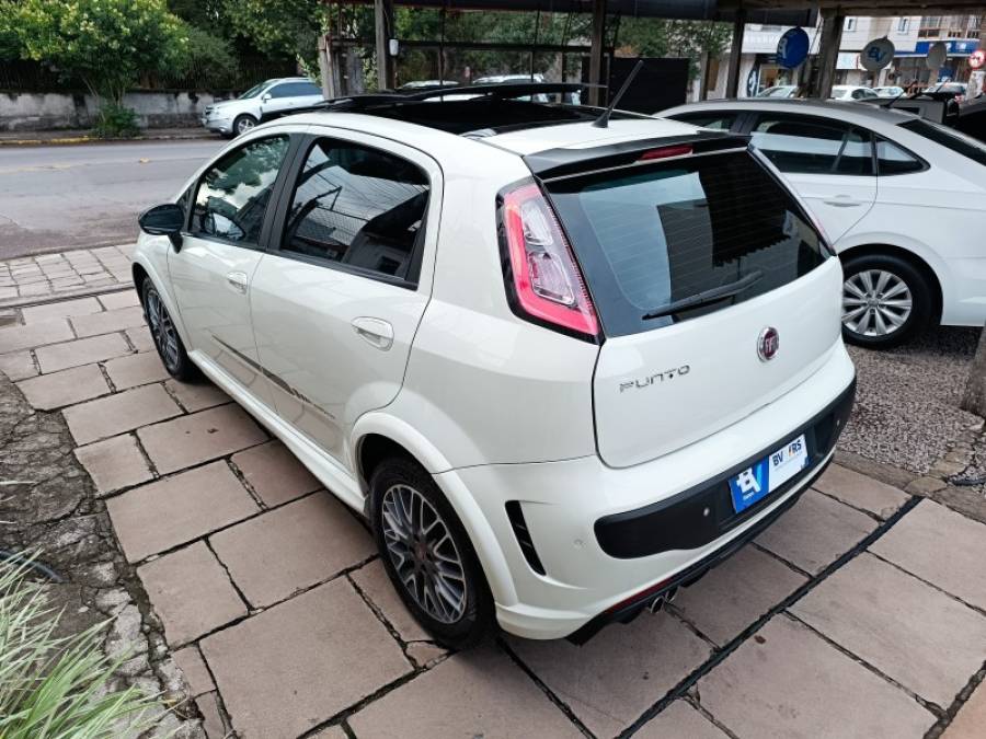 FIAT - PUNTO - 2014/2015 - Branca - R$ 54.900,00