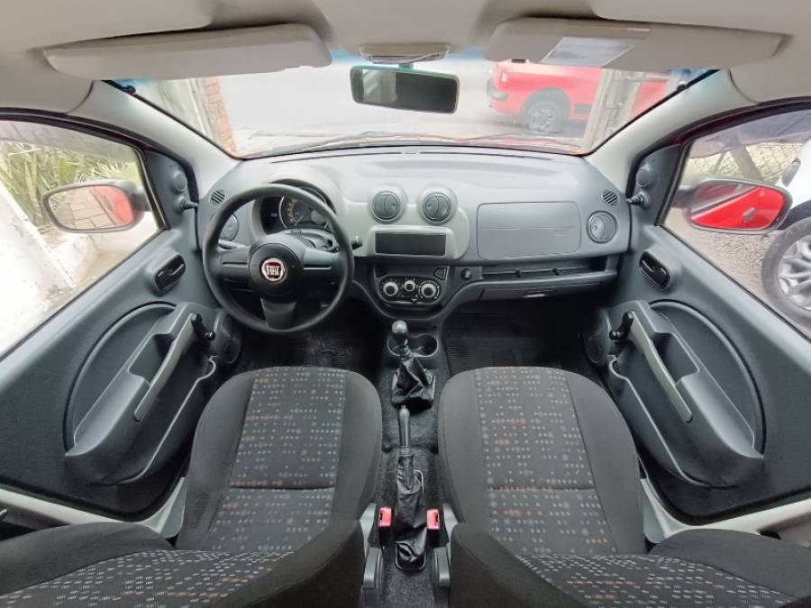 FIAT - UNO - 2015/2016 - Vermelha - R$ 33.900,00