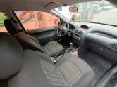 PEUGEOT - 206 - 2004/2005 - Preta - R$ 9.900,00