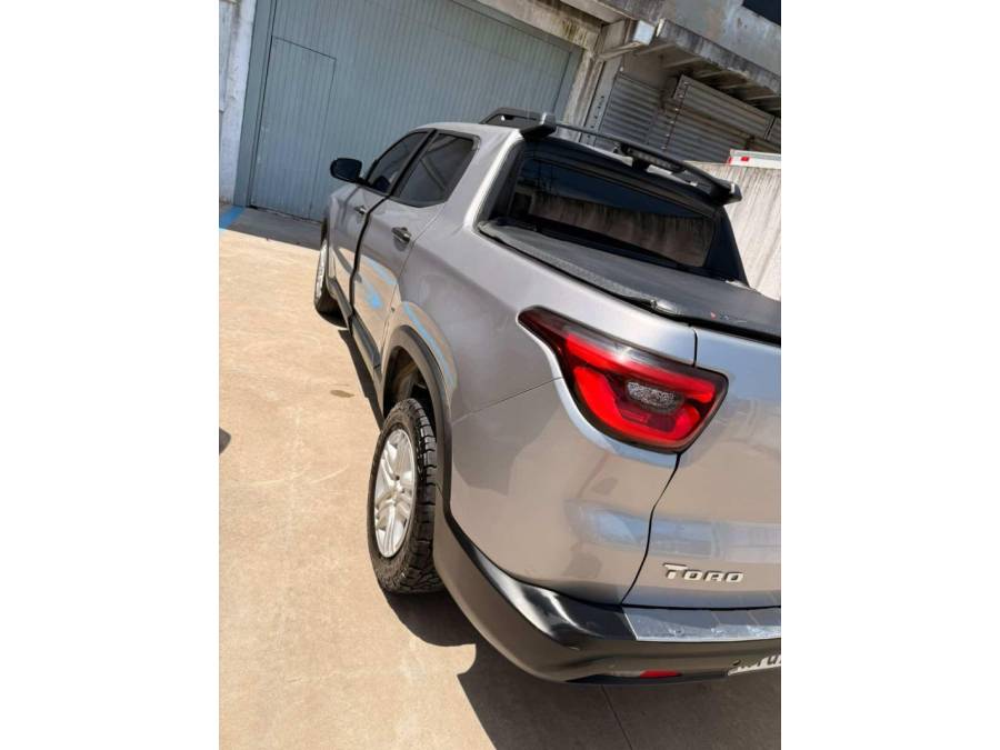 FIAT - TORO - 2022/2022 - Prata - R$ 102.000,00