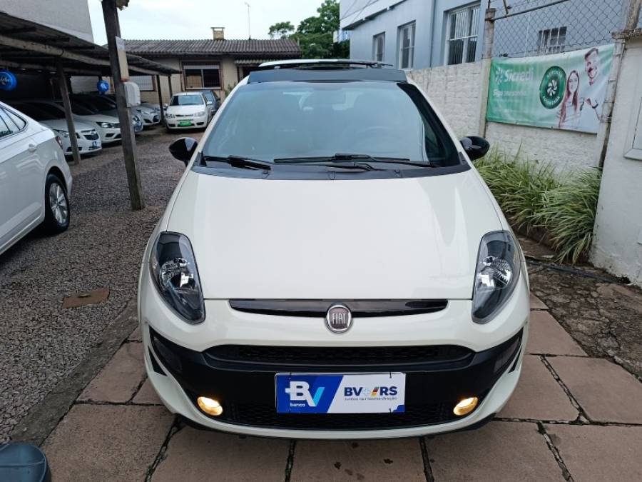 FIAT - PUNTO - 2014/2015 - Branca - R$ 54.900,00
