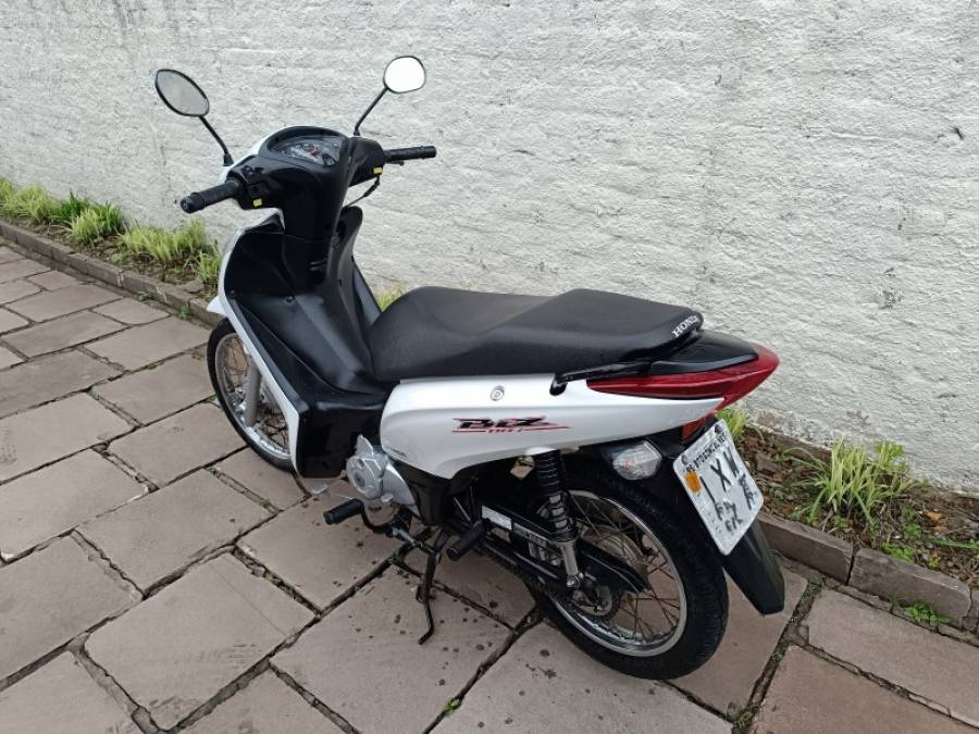 HONDA - BIZ 110I - 2017/2017 - Branca - R$ 10.900,00