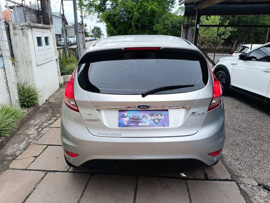 FORD - FIESTA - 2014/2015 - Prata - R$ 49.900,00
