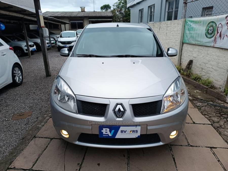 RENAULT - SANDERO - 2010/2011 - Prata - R$ 33.900,00