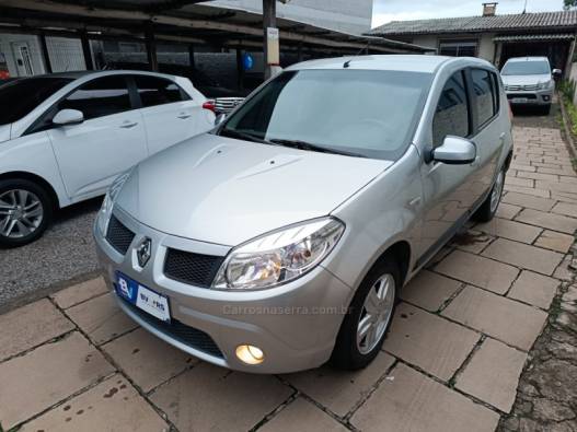 RENAULT - SANDERO - 2010/2011 - Prata - R$ 33.900,00