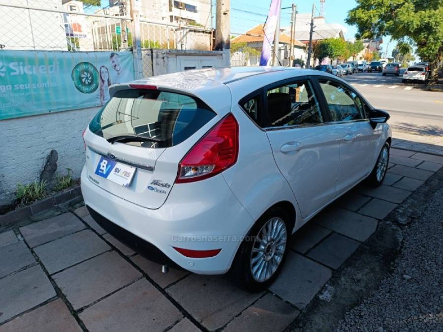 FORD - FIESTA - 2014/2015 - Branca - R$ 54.900,00