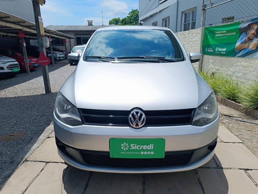 VOLKSWAGEN - FOX - 2013/2014 - Prata - R$ 46.900,00