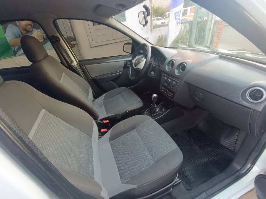 CHEVROLET - CELTA - 2011/2012 - Branca - R$ 32.900,00