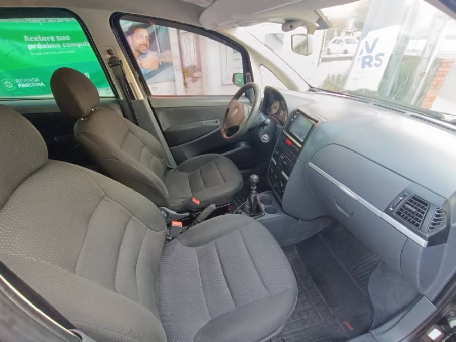 FIAT - IDEA - 2008/2009 - Preta - R$ 29.900,00