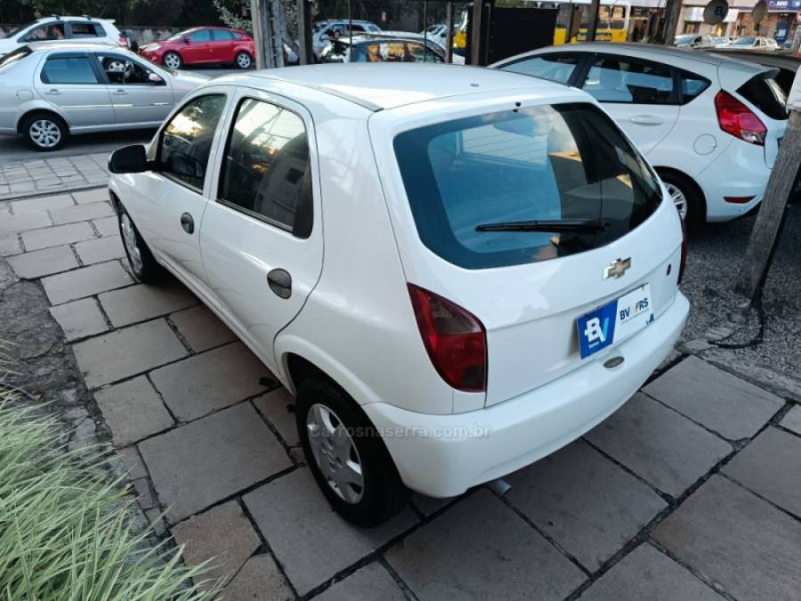 CHEVROLET - CELTA - 2011/2012 - Branca - R$ 27.900,00