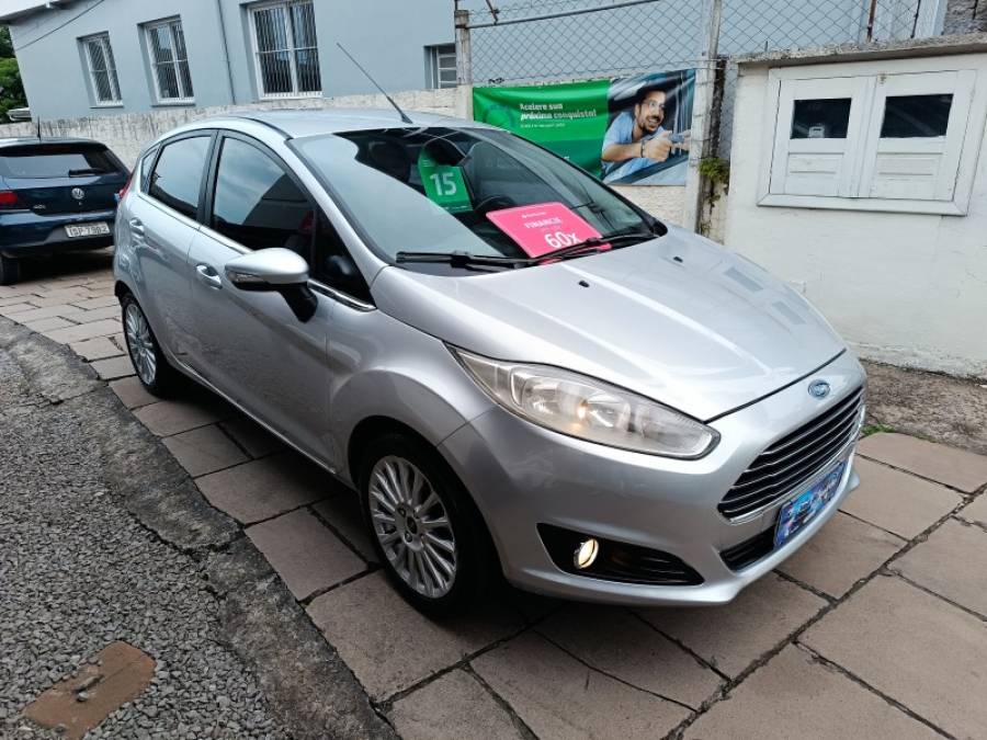 FORD - FIESTA - 2014/2015 - Prata - R$ 49.900,00