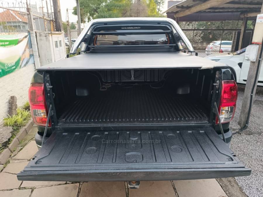 TOYOTA - HILUX - 2018/2018 - Preta - R$ 175.900,00
