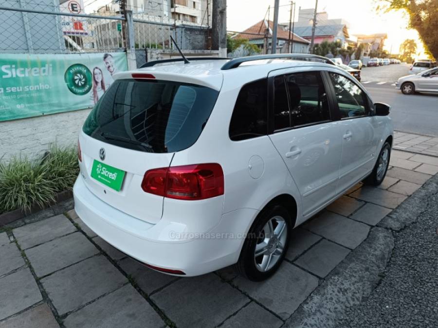 VOLKSWAGEN - SPACEFOX - 2011/2012 - Branca - R$ 40.900,00