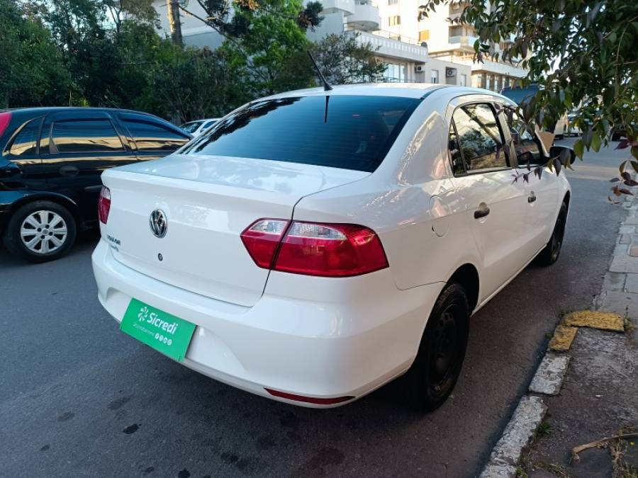 VOLKSWAGEN - VOYAGE - 2016/2017 - Branca - R$ 46.900,00