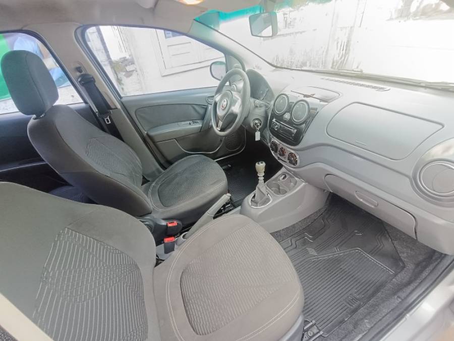 FIAT - PALIO - 2012/2012 - Prata - R$ 33.900,00