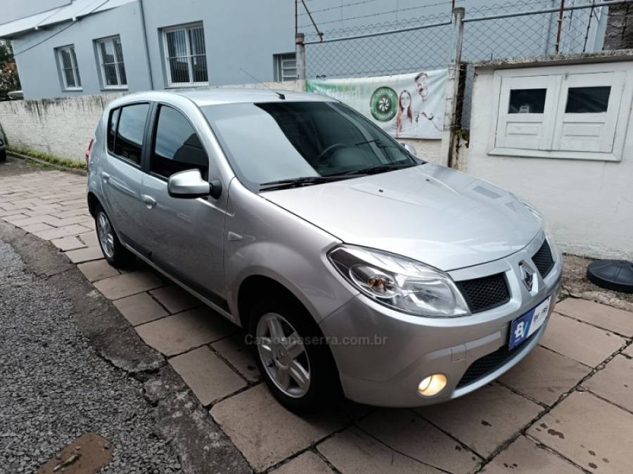 RENAULT - SANDERO - 2010/2011 - Prata - R$ 33.900,00