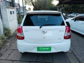 TOYOTA - ETIOS - 2013/2013 - Branca - R$ 38.900,00