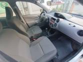 TOYOTA - ETIOS - 2013/2013 - Branca - R$ 38.900,00