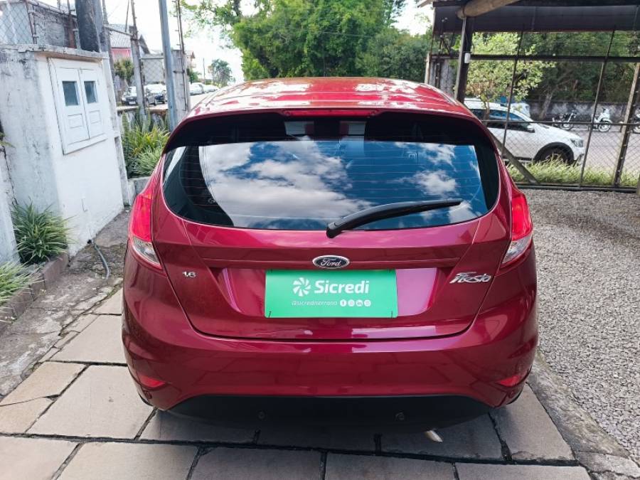 FORD - FIESTA - 2016/2017 - Vinho - R$ 56.900,00