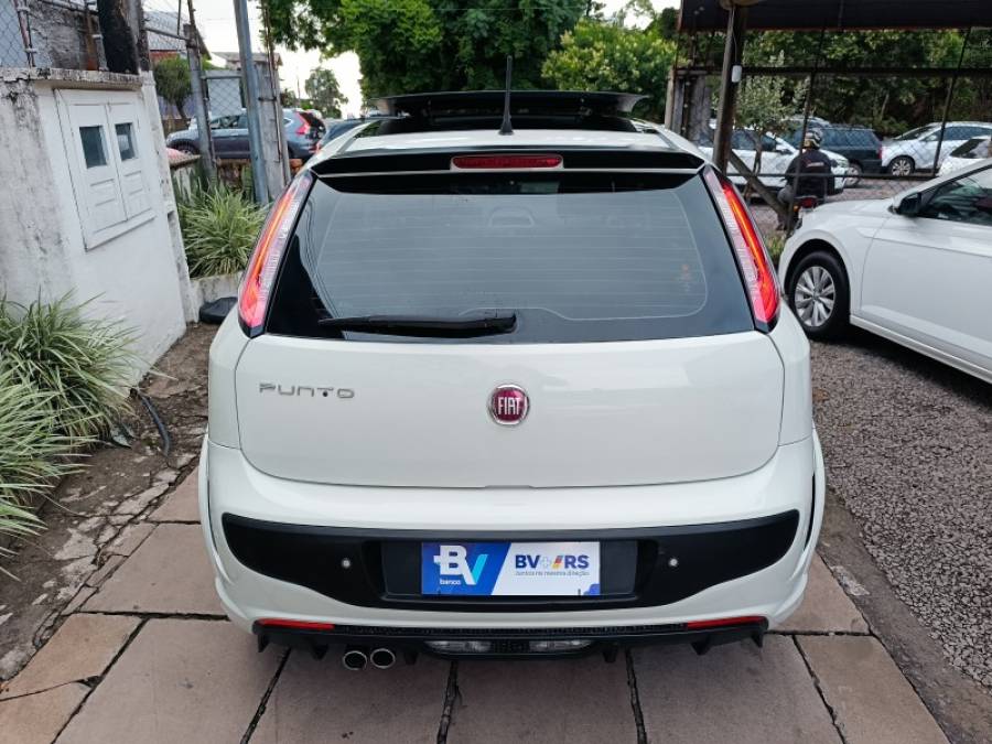FIAT - PUNTO - 2014/2015 - Branca - R$ 54.900,00