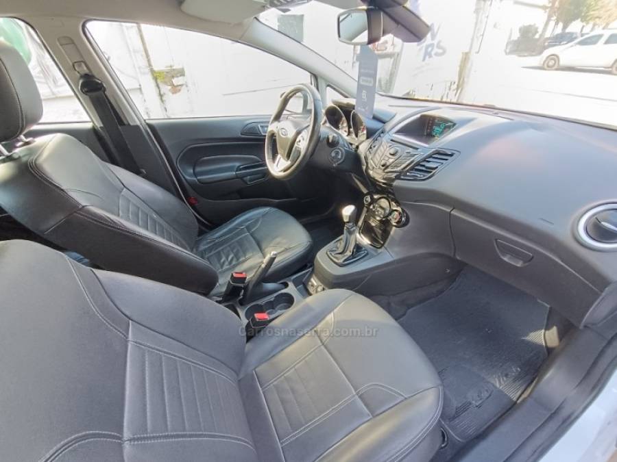 FORD - FIESTA - 2014/2015 - Branca - R$ 54.900,00
