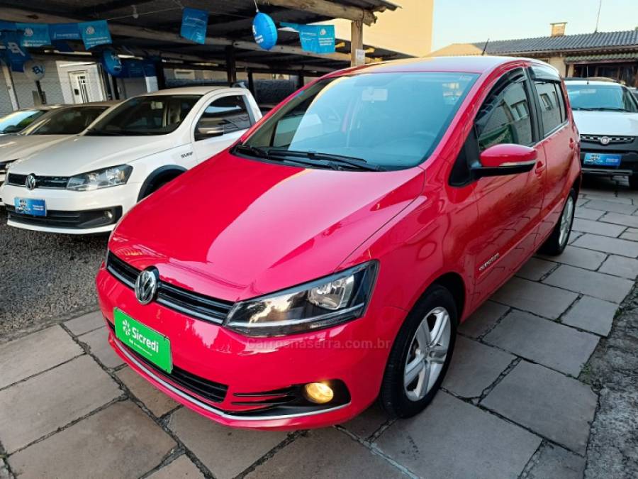 VOLKSWAGEN - FOX - 2014/2015 - Vermelha - R$ 46.900,00