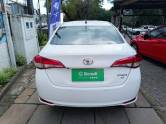 TOYOTA - YARIS - 2020/2021 - Branca - R$ 85.900,00
