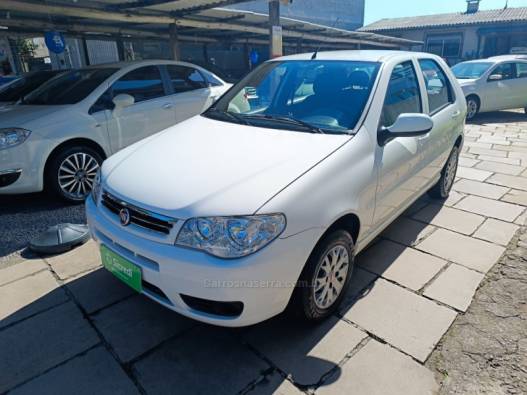 FIAT - PALIO - 2014/2015 - Branca - R$ 32.900,00